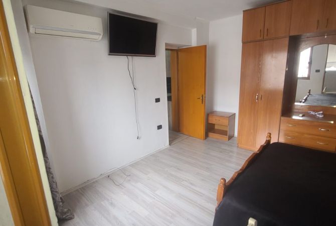 Shtepi me qera Apartament ne Tirane, 2+1, Mobilimi E mobiluar, Pagesa 370  Euro.