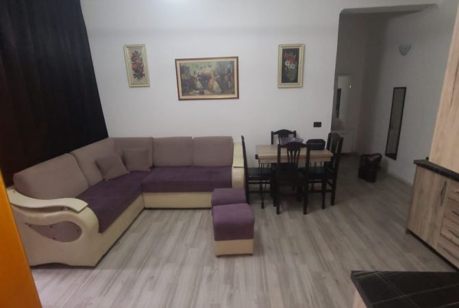 Shtepi me qera Apartament ne Tirane, 2+1, Mobilimi E mobiluar, Pagesa 370  Euro.