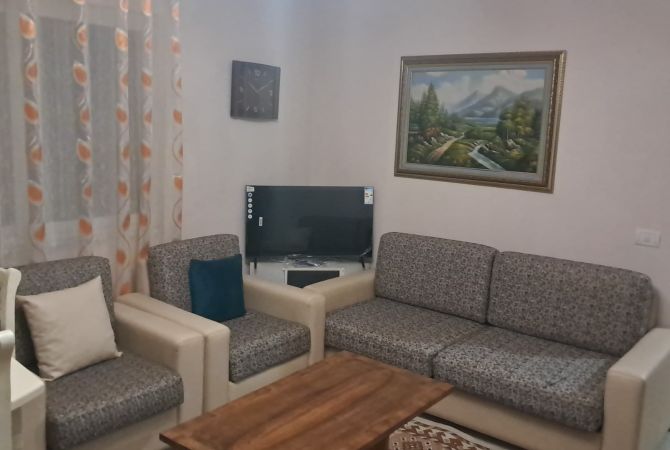 Shtepi me qera Apartament ne Tirane, 2+1, Mobilimi E mobiluar, Pagesa 500  Euro.