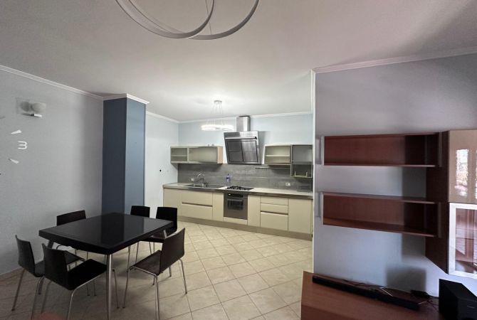 Shtepi me qera 2+1 ne Tirane - 620 Euro