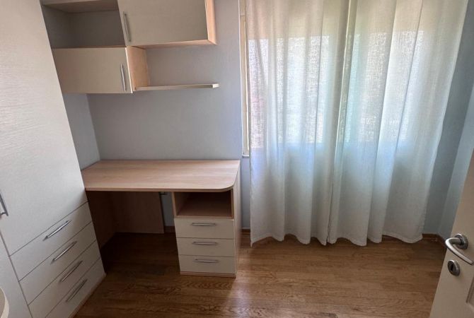 Shtepi me qera Apartament ne Tirane, 2+1, Mobilimi E mobiluar, Pagesa 620  Euro.