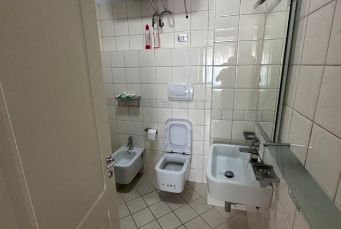 Shtepi me qera Apartament ne Tirane, 2+1, Mobilimi E mobiluar, Pagesa 620  Euro.