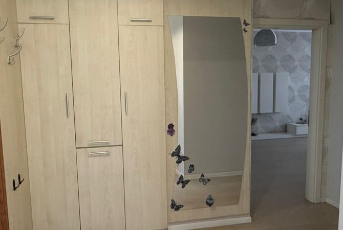 Shtepi me qera Apartament ne Tirane, 3+1, Mobilimi E mobiluar, Pagesa 600  Euro.