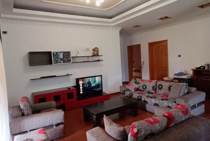 Shtepi me qera Apartament ne Tirane, 3+1, Mobilimi E mobiluar, Pagesa 600  Euro.