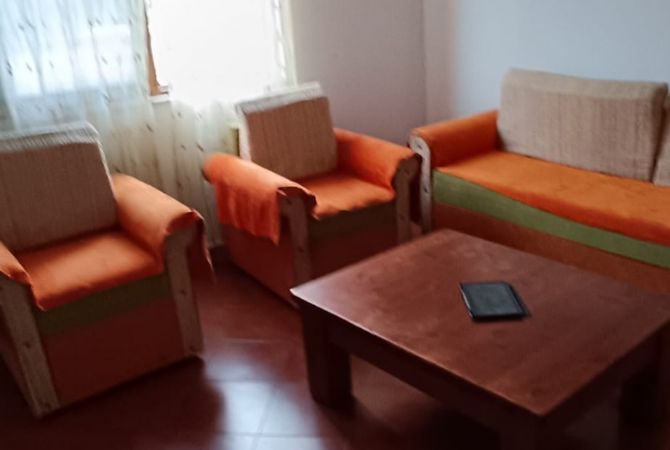 Shtepi me qera Apartament ne Tirane, 3+1, Mobilimi E mobiluar, Pagesa 600  Euro.