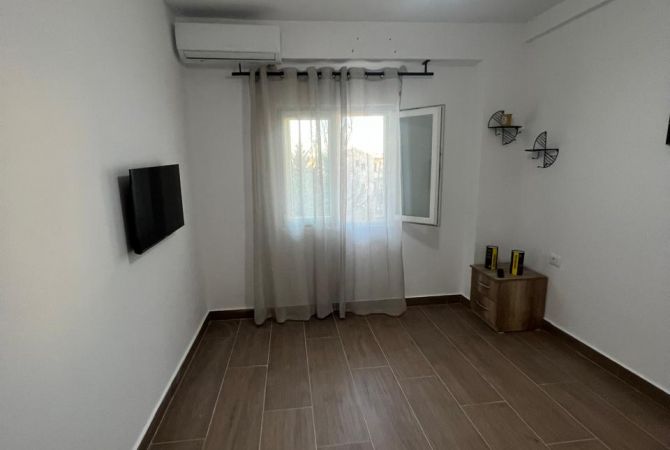 Shtepi me qera Apartament ne Tirane, 1+1, Mobilimi E mobiluar, Pagesa 500  Euro.