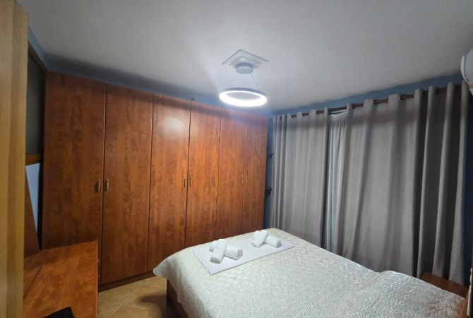 Shtepi me qera Apartament ne Tirane, 2+1, Mobilimi E mobiluar, Pagesa 550  Euro.