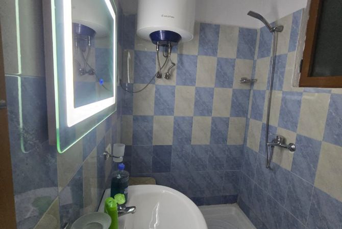 Shtepi me qera Apartament ne Tirane, 2+1, Mobilimi E mobiluar, Pagesa 550  Euro.