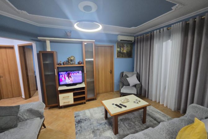 Shtepi me qera Apartament ne Tirane, 2+1, Mobilimi E mobiluar, Pagesa 550  Euro.