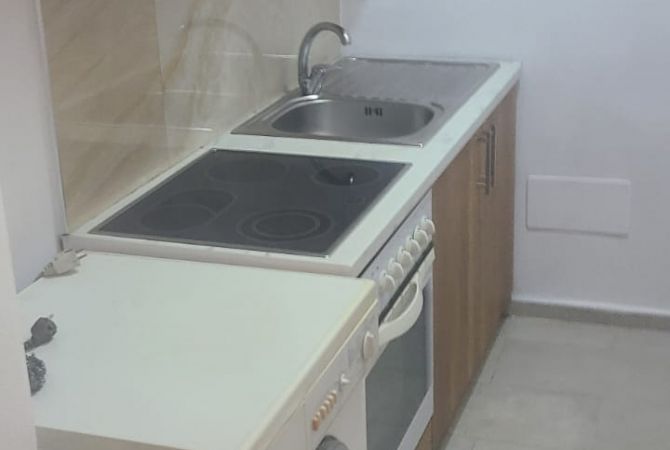 Shtepi me qera Shtepi Private ne Tirane, Garsoniere, Mobilimi E mobiluar, Pagesa 220  Euro.