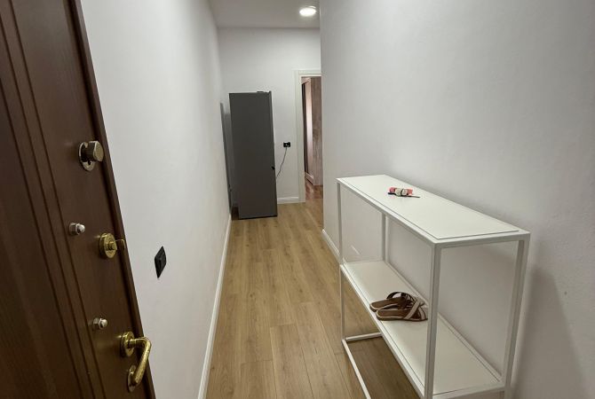 Shtepi me qera Apartament ne Tirane, 1+1, Mobilimi E mobiluar, Pagesa 450  Euro.
