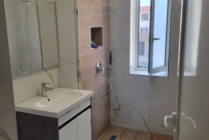 Shtepi me qera Apartament ne Tirane, 1+1, Mobilimi E mobiluar, Pagesa 390  Euro.