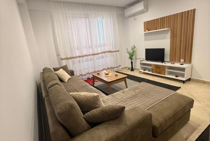 Shtepi me qera Apartament ne Tirane, 2+1, Mobilimi E mobiluar, Pagesa 550  Euro.