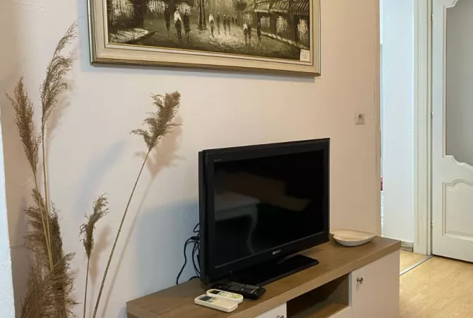 Shtepi ne shitje Apartament ne Tirane, 3+1, Mobilimi E mobiluar, Pagesa 175,000  Euro.