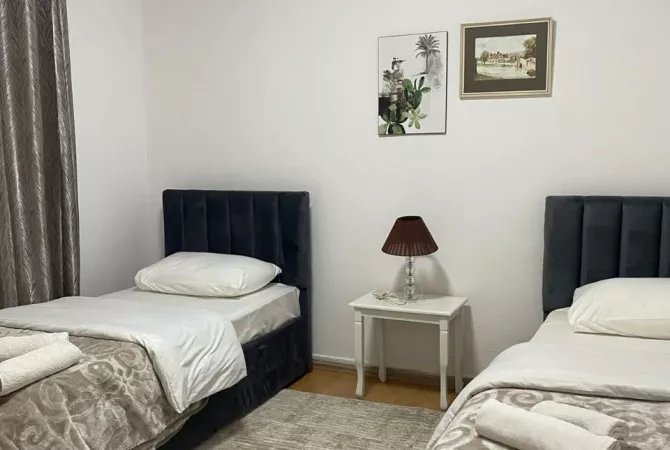 Shtepi ne shitje Apartament ne Tirane, 3+1, Mobilimi E mobiluar, Pagesa 175,000  Euro.