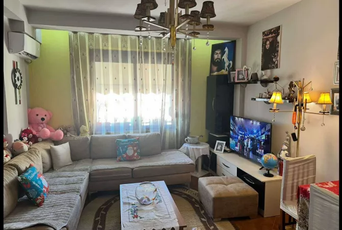 Shtepi ne shitje Apartament ne Tirane, 1+1, Mobilimi E mobiluar, Pagesa 89,000  Euro.