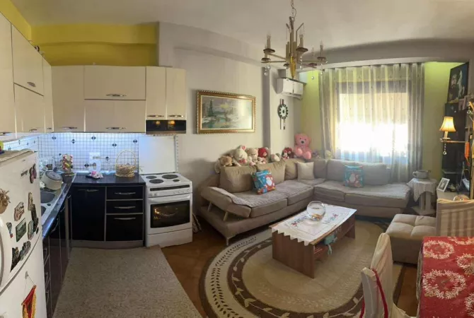 Shtepi ne shitje Apartament ne Tirane, 1+1, Mobilimi E mobiluar, Pagesa 89,000  Euro.