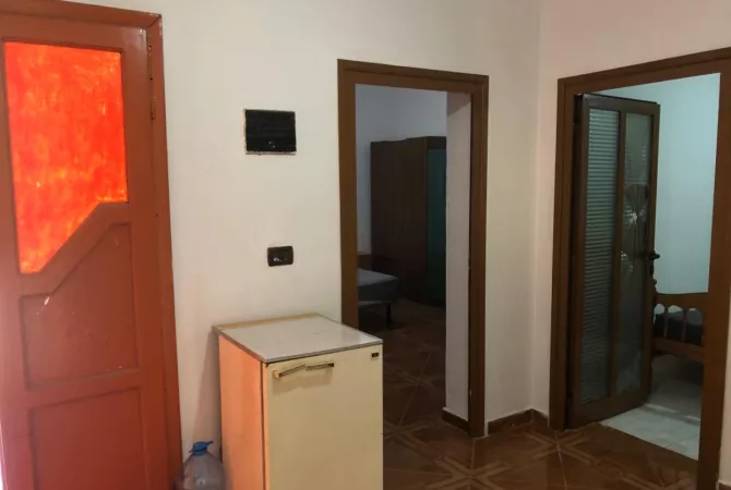 Shtepi me qera Apartament ne Tirane, 2+1, Mobilimi E mobiluar, Pagesa 350  Euro.