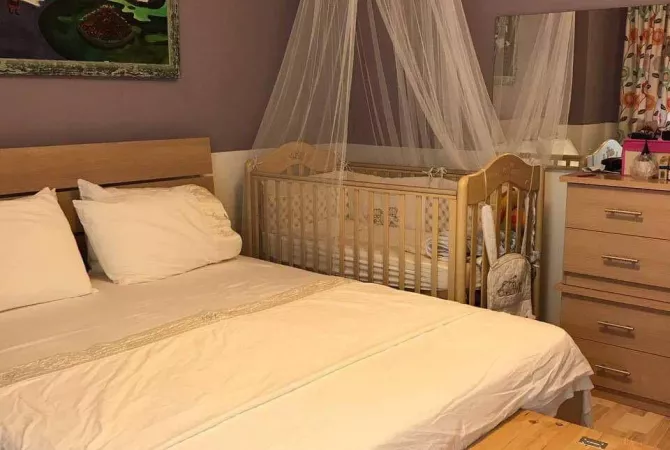 Shtepi ne shitje Apartament ne Tirane, 2+1, Mobilimi E mobiluar, Pagesa 165,000  Euro.