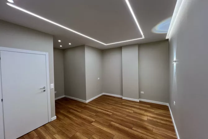 Shtepi ne shitje Apartament ne Tirane, 1+1, Mobilimi E mobiluar, Pagesa 133,000  Euro.