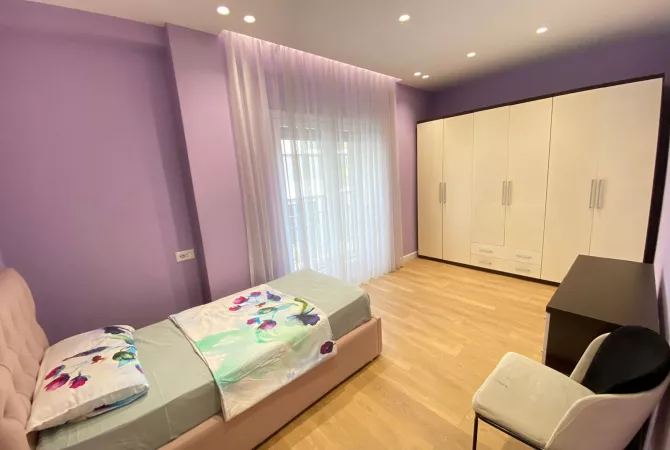 Shtepi me qera Apartament ne Tirane, 2+1, Mobilimi E mobiluar, Pagesa 800  Euro.