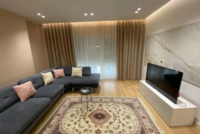 Shtepi me qera Apartament ne Tirane, 2+1, Mobilimi E mobiluar, Pagesa 800  Euro.