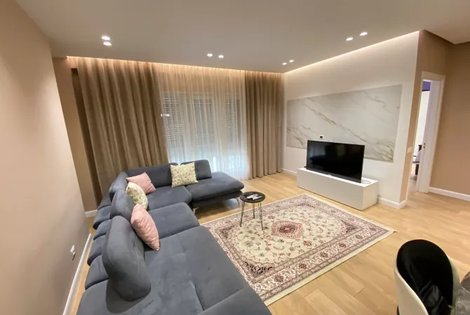 Shtepi me qera Apartament ne Tirane, 2+1, Mobilimi E mobiluar, Pagesa 800  Euro.