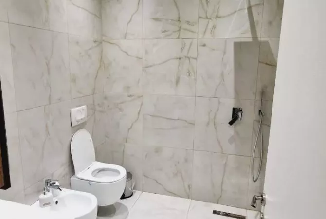 Shtepi me qera Apartament ne Tirane, 2+1, Mobilimi E mobiluar, Pagesa 800  Euro.