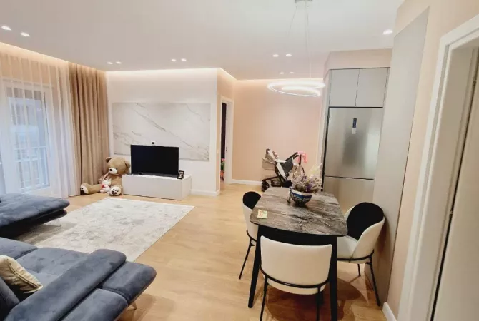 Shtepi me qera Apartament ne Tirane, 2+1, Mobilimi E mobiluar, Pagesa 800  Euro.