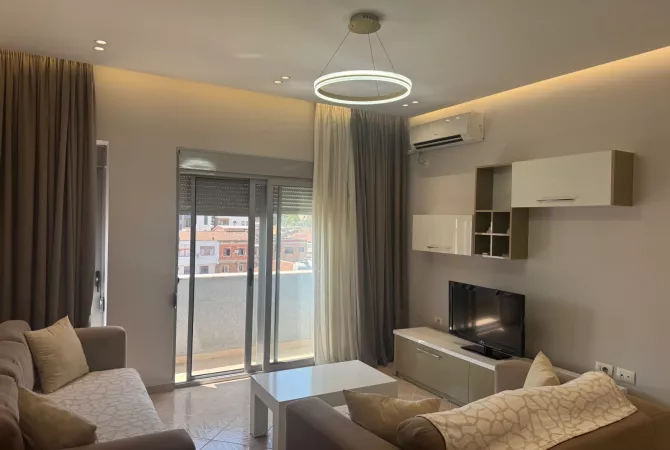 Shtepi me qera 2+1 ne Tirane - 650 Euro