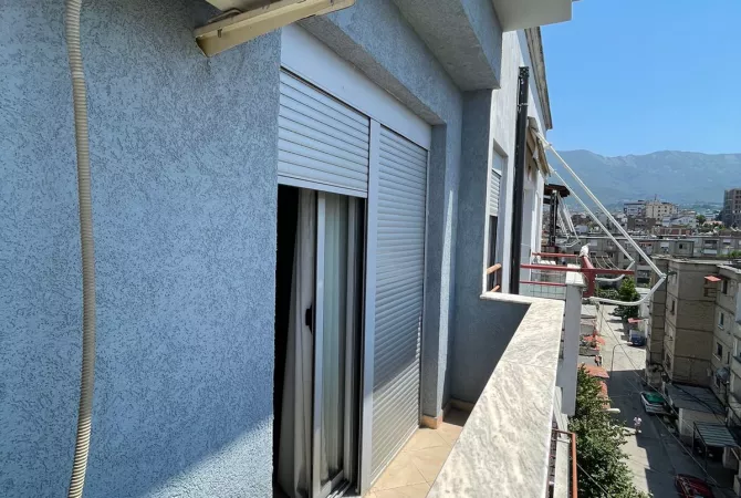Shtepi me qera 2+1 ne Tirane - 650 Euro