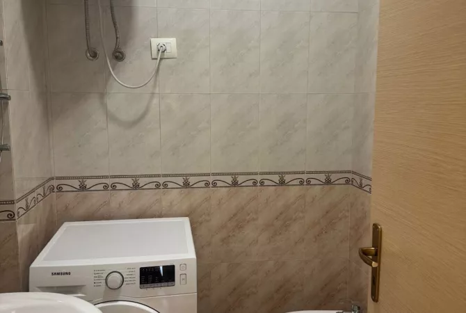 Shtepi me qera Apartament ne Tirane, 2+1, Mobilimi E mobiluar, Pagesa 650  Euro.