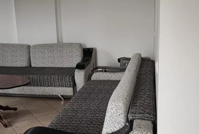 Shtepi me qera Apartament ne Tirane, 1+1, Mobilimi E mobiluar, Pagesa 450  Euro.