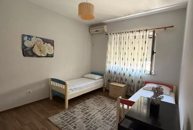 Shtepi me qera 2+1 ne Tirane - 550 Euro