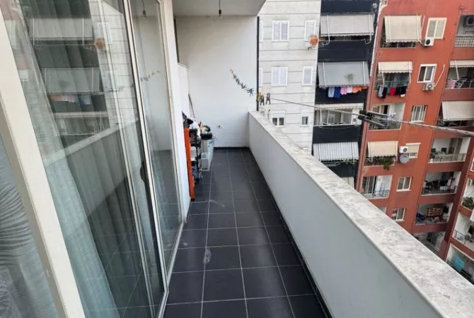 Shtepi me qera Apartament ne Tirane, 2+1, Mobilimi E mobiluar, Pagesa 450  Euro.