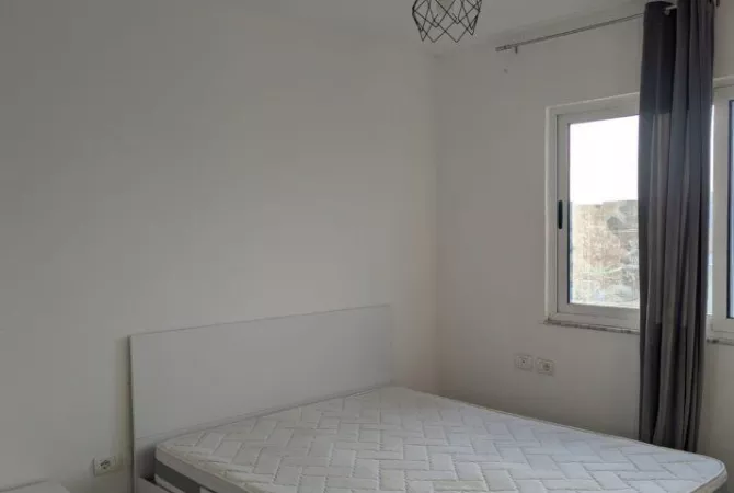 Shtepi me qera Apartament ne Tirane, 2+1, Mobilimi E mobiluar, Pagesa 500  Euro.