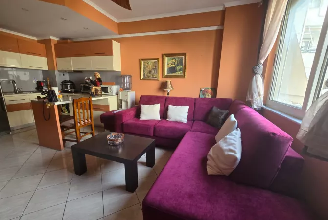 Shtepi me qera 1+1 ne Tirane - 450 Euro