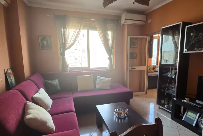 Shtepi me qera Apartament ne Tirane, 1+1, Mobilimi E mobiluar, Pagesa 450  Euro.