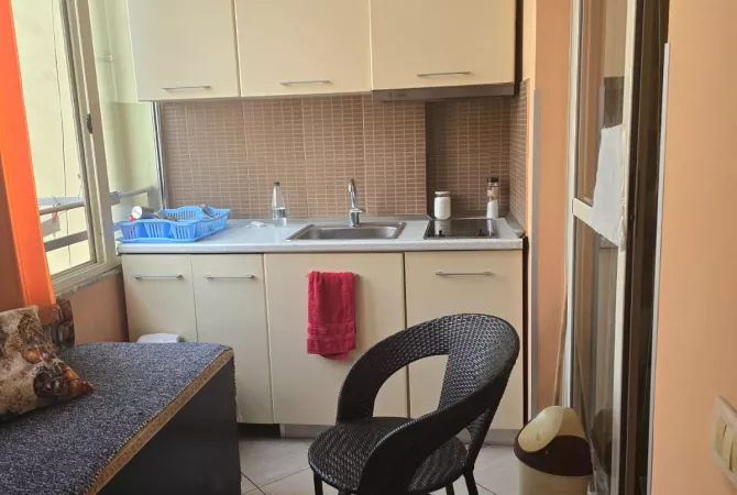Shtepi me qera Apartament ne Tirane, 1+1, Mobilimi E mobiluar, Pagesa 450  Euro.