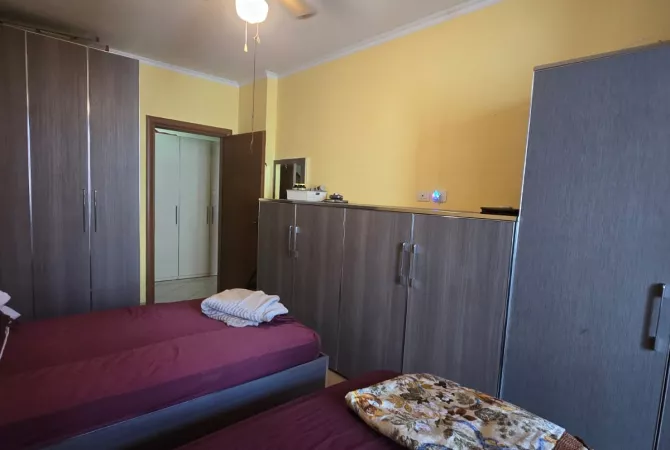 Shtepi me qera Apartament ne Tirane, 1+1, Mobilimi E mobiluar, Pagesa 450  Euro.
