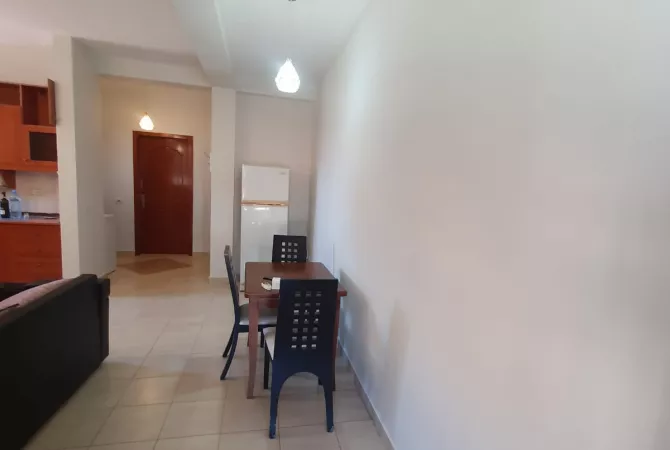 Shtepi me qera Apartament ne Tirane, 1+1, Mobilimi E mobiluar, Pagesa 450  Euro.