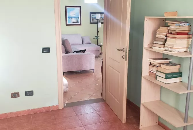 Shtepi me qera Apartament ne Tirane, 2+1, Mobilimi E mobiluar, Pagesa 700  Euro.