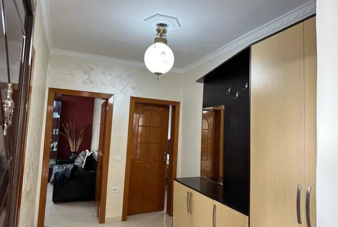 Shtepi me qera Apartament ne Tirane, 1+1, Mobilimi E mobiluar, Pagesa 450  Euro.