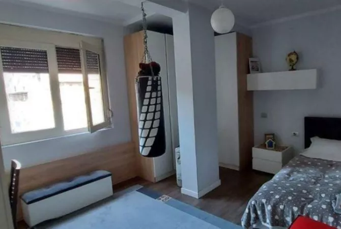 Shtepi me qera 2+1 ne Tirane - 650 Euro