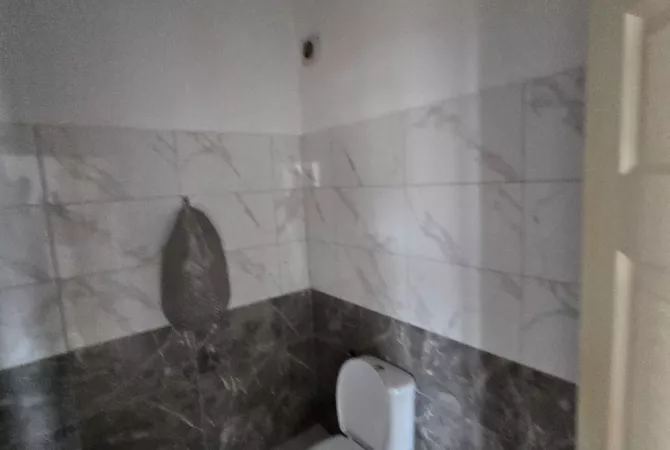 Shtepi me qera 2+1 ne Tirane - 400 Euro