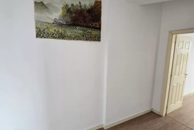 Shtepi me qera Apartament ne Tirane, 2+1, Mobilimi E mobiluar, Pagesa 400  Euro.