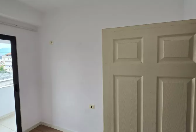 Shtepi me qera Apartament ne Tirane, 2+1, Mobilimi E mobiluar, Pagesa 400  Euro.