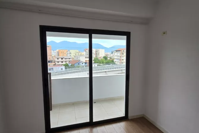 Shtepi me qera Apartament ne Tirane, 2+1, Mobilimi E mobiluar, Pagesa 400  Euro.