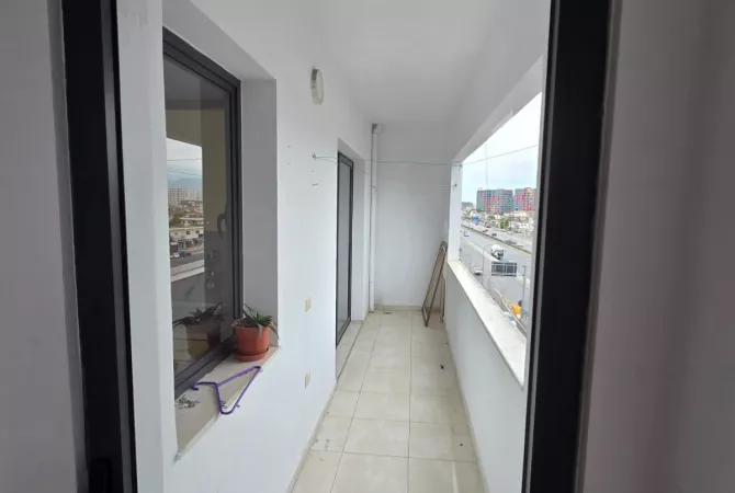 Shtepi me qera Apartament ne Tirane, 2+1, Mobilimi E mobiluar, Pagesa 400  Euro.