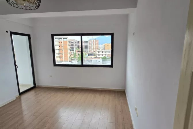 Shtepi me qera Apartament ne Tirane, 2+1, Mobilimi E mobiluar, Pagesa 400  Euro.